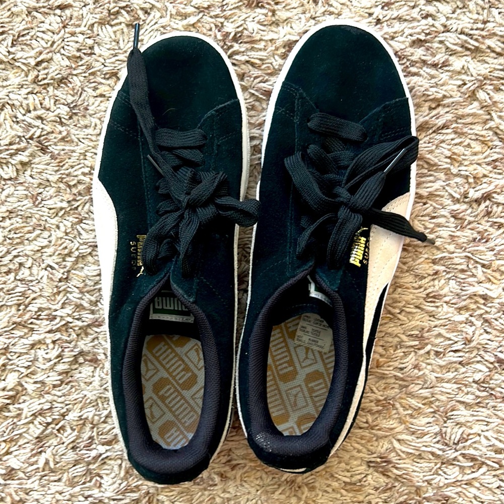 Pumas Sneakers